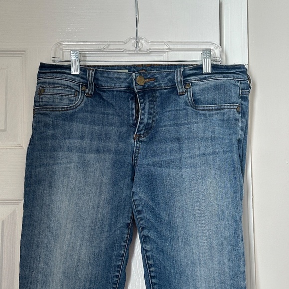 Kut From The Kloth Catherine Boyfriend Jean Size 10 Classic Regular Medium Wash - Picture 3 of 9